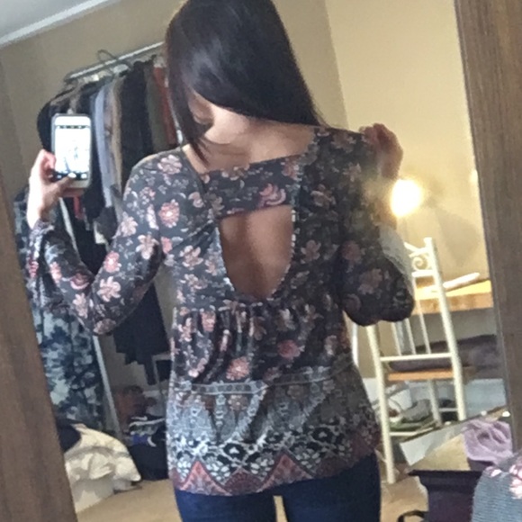 Maddie plunge front wide sleeve - Picture 3 of 3